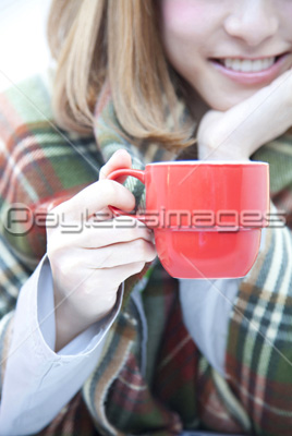マグカップを持つ女性 ストックフォトの定額制ペイレスイメージズ