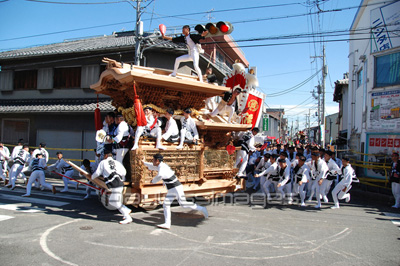 岸和田だんじり祭 やりまわし 商用利用可能な写真素材 イラスト素材ならストックフォトの定額制ペイレスイメージズ