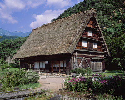 白川郷合掌造り民家園 商用利用可能な写真素材 イラスト素材ならストックフォトの定額制ペイレスイメージズ