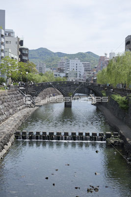 長崎市の眼鏡橋 商用利用可能な写真素材 イラスト素材ならストックフォトの定額制ペイレスイメージズ