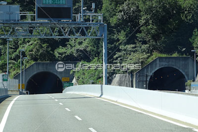 阪神高速道路４号空港線の料金所 ストックフォトの定額制ペイレスイメージズ