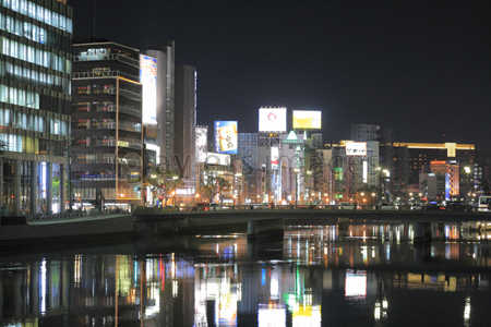 中洲の夜景 ストックフォトの定額制ペイレスイメージズ