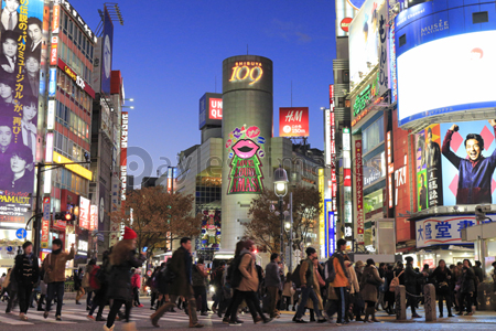 渋谷スクランブル交差点 ストックフォトの定額制ペイレスイメージズ