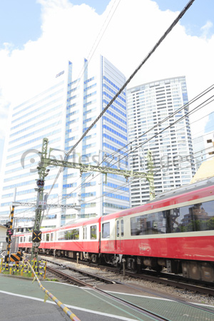 京急八ツ山橋踏切 ストックフォトの定額制ペイレスイメージズ