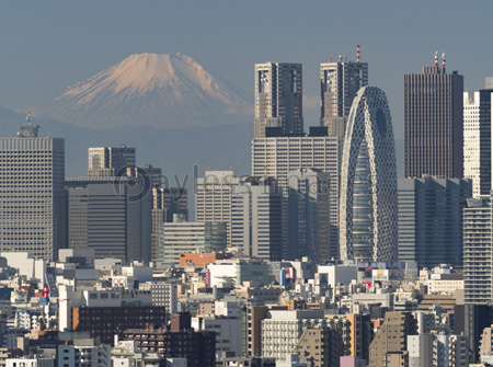 新宿高層ビル群と富士山 商用利用可能な写真素材 イラスト素材ならストックフォトの定額制ペイレスイメージズ