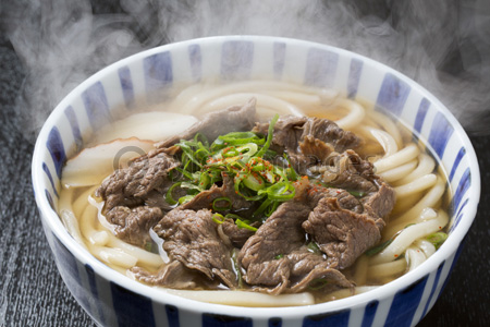 肉ウドンの写真 イラスト素材 写真素材 ストックフォトの定額制ペイレスイメージズ