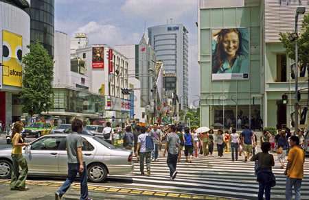 原宿2003年レトロ風景・神宮前交差点 - 商用利用可能な写真素材・イラスト素材ならストックフォトの定額制ペイレスイメージズ