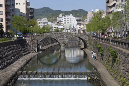 長崎市の眼鏡橋 商用利用可能な写真素材 イラスト素材ならストックフォトの定額制ペイレスイメージズ