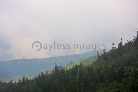 黒部立山アルペンルート 山並みシルエット 商用利用可能な写真素材 イラスト素材ならストックフォトの定額制ペイレスイメージズ