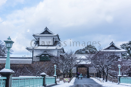 金沢城公園石川門と石川櫓 商用利用可能な写真素材 イラスト素材ならストックフォトの定額制ペイレスイメージズ