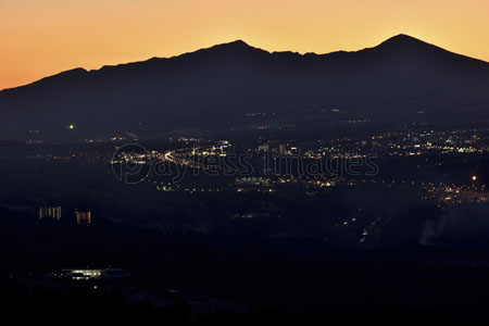 箱根と御殿場市夜景 ストックフォトの定額制ペイレスイメージズ