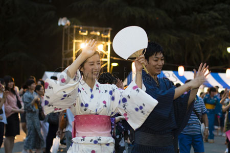 女性 コレクション 浴衣 盆踊り