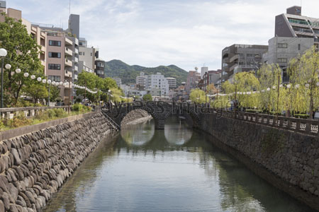 長崎市の眼鏡橋 商用利用可能な写真素材 イラスト素材ならストックフォトの定額制ペイレスイメージズ