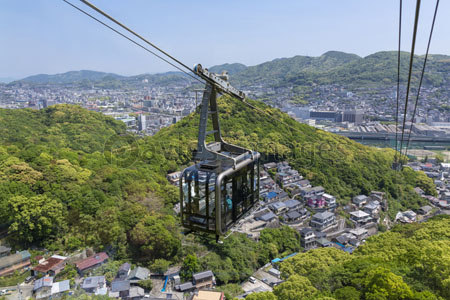 長崎ロープウェイと長崎市街地 商用利用可能な写真素材 イラスト素材ならストックフォトの定額制ペイレスイメージズ