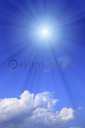 青空と太陽 ストックフォトの定額制ペイレスイメージズ
