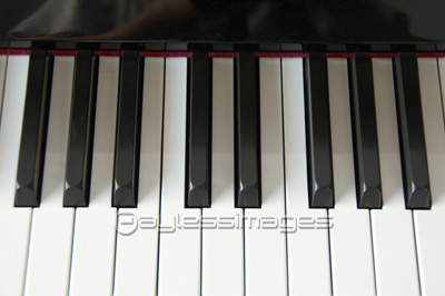 ピアノの鍵盤 商用利用可能な写真素材 イラスト素材ならストックフォトの定額制ペイレスイメージズ