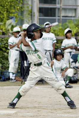 少年野球のバッター 商用利用可能な写真素材 イラスト素材ならストックフォトの定額制ペイレスイメージズ