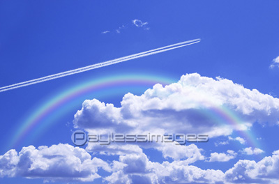 青空と飛行機雲の写真 イラスト素材 Gf ペイレスイメージズ