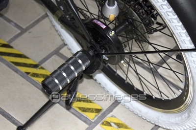 自転車の後輪のステップ 商用利用可能な写真素材 イラスト素材ならストックフォトの定額制ペイレスイメージズ