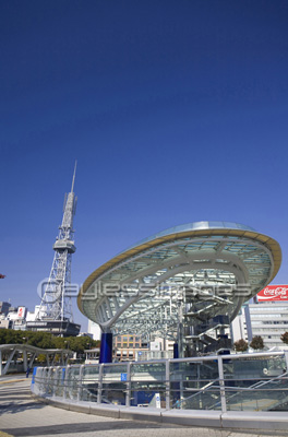 名古屋テレビ塔とオアシス21の写真 イラスト素材 写真素材 商用利用可能な写真素材 イラスト素材ならストックフォトの定額制ペイレスイメージズ