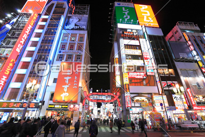 歌舞伎町の夜景 ストックフォトの定額制ペイレスイメージズ