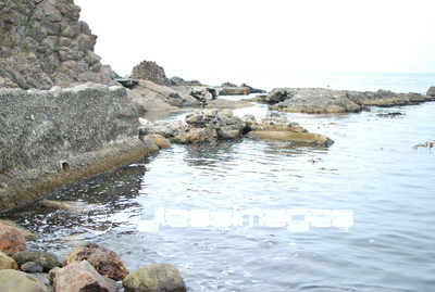 日本海の海岸 岩場 ストックフォトの定額制ペイレスイメージズ