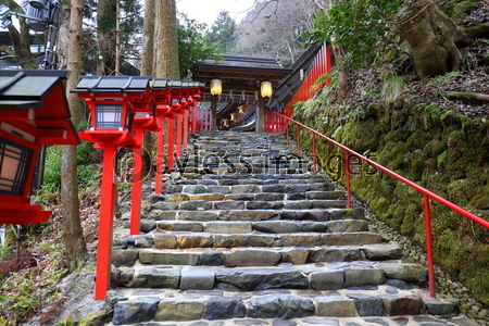 京都 貴船神社 石段 商用利用可能な写真素材 イラスト素材ならストックフォトの定額制ペイレスイメージズ