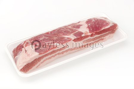 豚バラ肉 かたまり 商用利用可能な写真素材 イラスト素材ならストックフォトの定額制ペイレスイメージズ