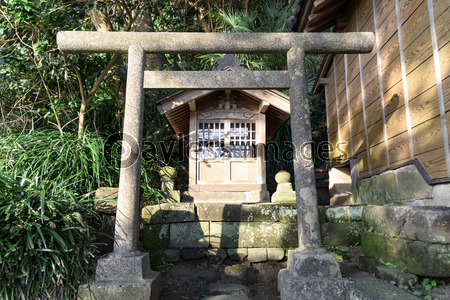 諏訪神社 葉山 祠 ストックフォトの定額制ペイレスイメージズ