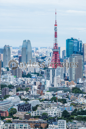 東京タワーと町並みと空 ストックフォトの定額制ペイレスイメージズ