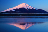 朝日を受ける富士山_山中湖